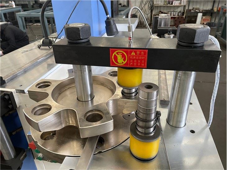 copper busbar punching machine 4