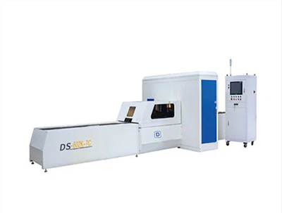 Automatický vysekávací stroj na prípojnicu